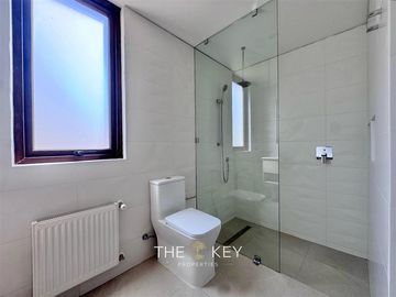 Casa nueva en VENTA de 4 Dorm en Colina