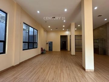 Disewakan Ruang Usaha 15 Lantai Cocok Untuk Usaha JS18564