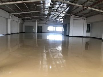 Di jual showroom mobil mewah dan sangat bagus daerah gubeng, surabaya pusat