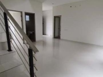 Rumah Gress Greenland Residence , Strategis