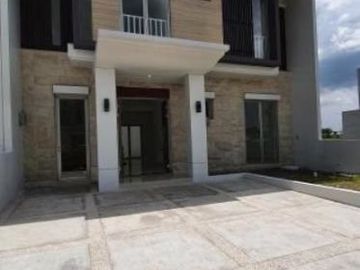 Rumah Gress Greenland Residence , Strategis
