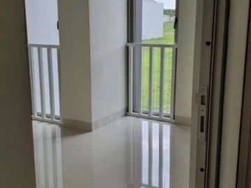 Rumah Gress Greenland Residence , Strategis