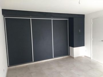 VENTA DE DUPLEX A ESTRENAR EN COMPLEJO SOBRE EL RIO CON SEGURIDAD 24 HS. PISCINA. GIM. BAJADA PROPIA AL RIO