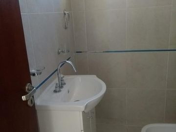 VENTA DE DUPLEX A ESTRENAR EN COMPLEJO SOBRE EL RIO CON SEGURIDAD 24 HS. PISCINA. GIM. BAJADA PROPIA AL RIO