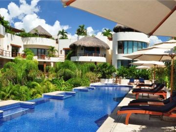 Penthouse de 3 recamaras con jacuzzi privado a pasos del mar y la quinta avenida