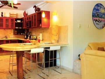 Penthouse de 3 recamaras con jacuzzi privado a pasos del mar y la quinta avenida