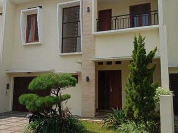 Jual Rumah Plus Kolam Renang Di Cilandak Barat