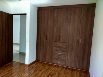 Preciosa Casa en Bio Grand Juriquilla, 3 Recamaras, SalaTV, Jardín, Terreno 180m