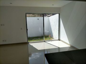 Preciosa Casa en Bio Grand Juriquilla, 3 Recamaras, SalaTV, Jardín, Terreno 180m