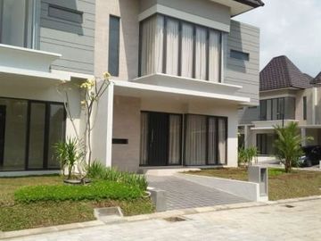 MONTANA Millennial Luxury Home Reasort at The Amaya Ungaran