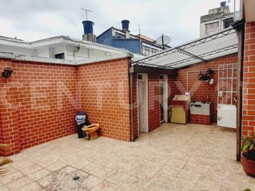 GRAN OPORTUNIDAD VENDO CASA LA SOLEDAD EXCELENTE UBICACION EN BOGOTA CON LOCAL