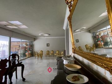 Casa para remodelar en venta en Colinas de San Javier Lujo