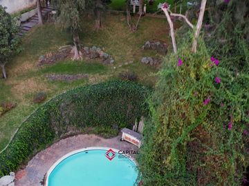 Casa para remodelar en venta en Colinas de San Javier Lujo