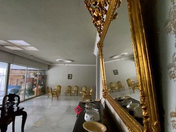 Casa para remodelar en venta en Colinas de San Javier Lujo