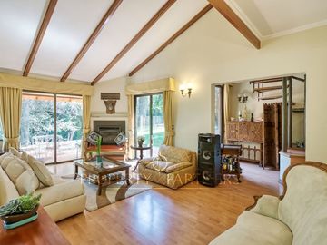 Alvaro Casanova, amplia casa en venta , La Reina .