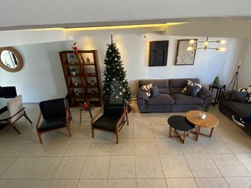 Casa en venta, super bonita, en privada con alberca en Juriquilla