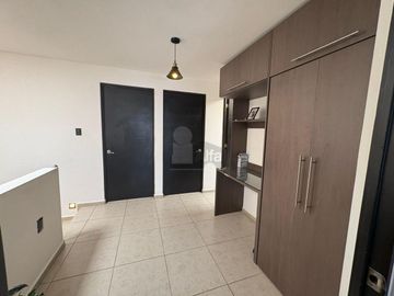 Casa en venta, super bonita, en privada con alberca en Juriquilla