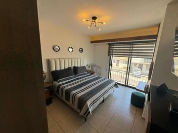 Casa en venta, super bonita, en privada con alberca en Juriquilla