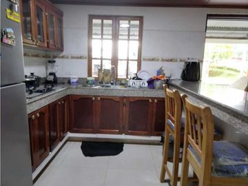 GANGA!! Se Vende Linda casa en Cerro Azul con Galpón Industrial