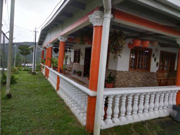 GANGA!! Se Vende Linda casa en Cerro Azul con Galpón Industrial