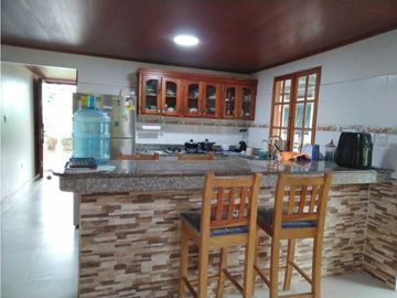 GANGA!! Se Vende Linda casa en Cerro Azul con Galpón Industrial