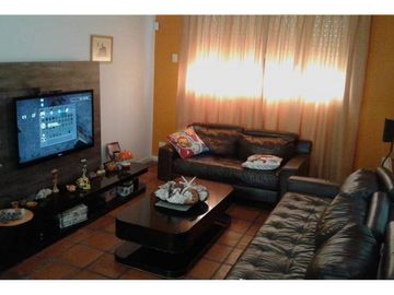 Casa en venta en Villa Luzuriaga