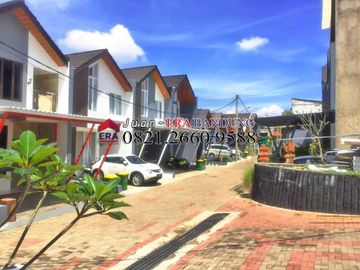 Rumah minimalis dalam cluster Royale Cihanjuang