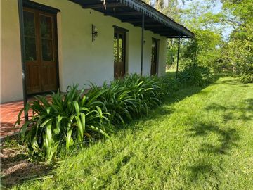 Complejo de Casas de Campo, 5 Has con 4 casas con plieta de natación.