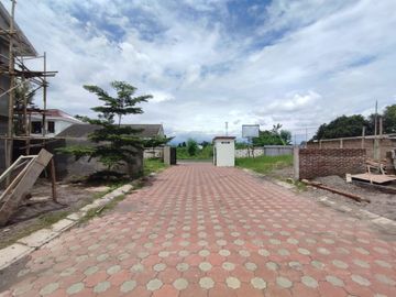 DIJUAL RUMAH SIAP HUNI JOGJA TIMUR 2 LANTAI DALAM PERUMAHAN