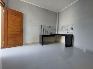 DIJUAL RUMAH SIAP HUNI JOGJA TIMUR 2 LANTAI DALAM PERUMAHAN
