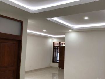 Disewakan Rumah 3 Kamar Tidur Di Jalan Ciniru Kebayoran Baru