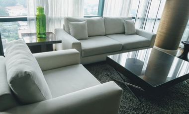 Condominium 2 Bedrooms: 2BR Condo For Sale in Hidalgo Place Rockwell Makati City