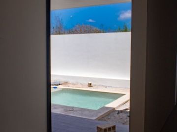 Casa en venta al norte de Mérida en privada con amenidades