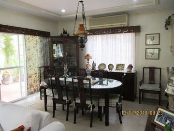 House and lot for sale in Cebu City, Villa Terrace with big lawn with amenties