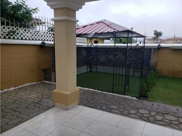 CASA BRISAS DEL GOLF VENTA o ALQUILER
