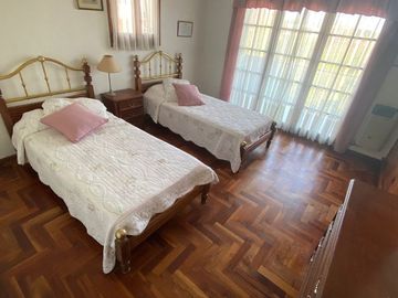 Chalet 4 ambientes sobre lote de 468 mts.