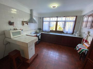 Chalet 4 ambientes sobre lote de 468 mts.