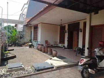 Rumah di Jl Margorjo Indah Margorejo