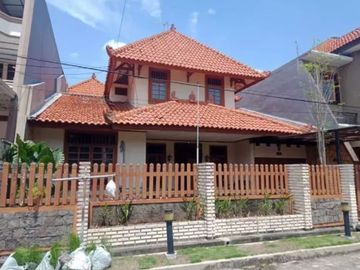 Rumah di Jl Margorjo Indah Margorejo