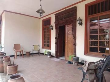 Rumah di Jl Margorjo Indah Margorejo