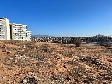 Terreno con excelente ubicación en San Joaquín
