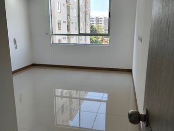 apartamento en arriendo en urbanización la flora. Cod A12237