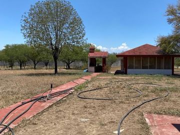 Quinta Campestre en Venta, en Zirandaro Juarez NL
