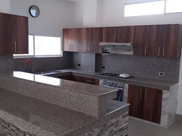 Se Vende Casa Cerca del Mar en Ballenita