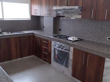 Se Vende Casa Cerca del Mar en Ballenita