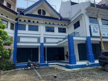 Dijual/Disewakan Rumah Taman Telaga Golf BSD City 3 Kamar Tidur Semi Furnished Luas Murah