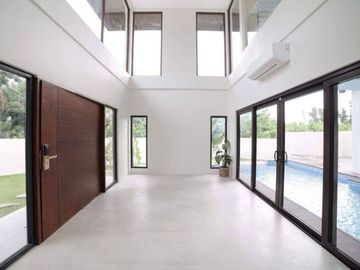 Resort Home With White Sand Beach