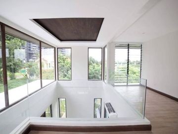 Resort Home With White Sand Beach