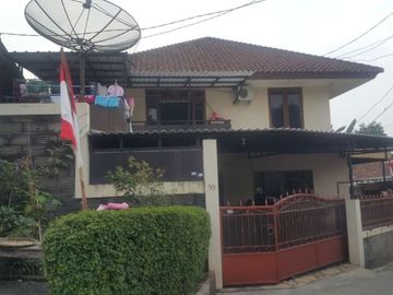 Rumah second 2 lt 3,5 M di Tanah Baru Depok