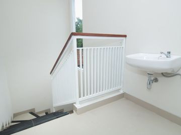 RUMAH CANTIK 2 LANTAI DEKAT JALAN JOGJA-SOLO VIEW MERAPI